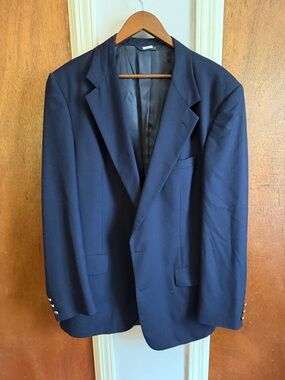 Classic Burberry Men's Navy Blazer - Timeless Structured Sport Coat
